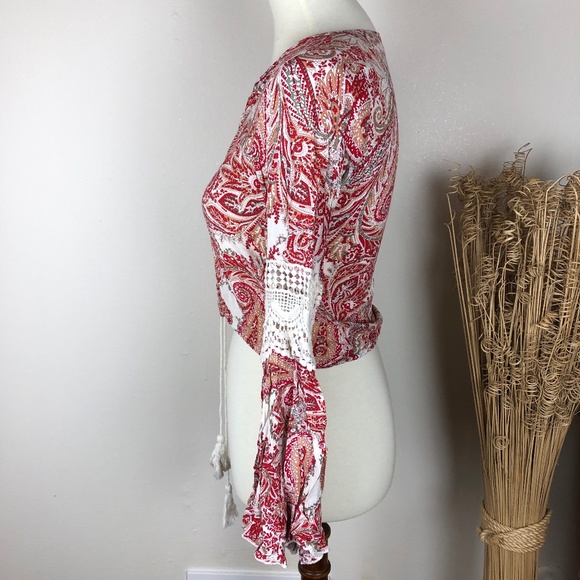 KENDALL & KYLIE Bell Sleeve Crop Top Boho Paisley Red Cream XS - Picture 8 of 8